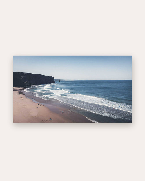 Arrifana Beach Surf-Poster als Wandbild im Wintergarten mit blauem Licht