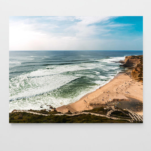 Poster Ribeira d'Ilhas von oben im Rahmen, Klippen und Surfstrand bei Ericeira, Portugal