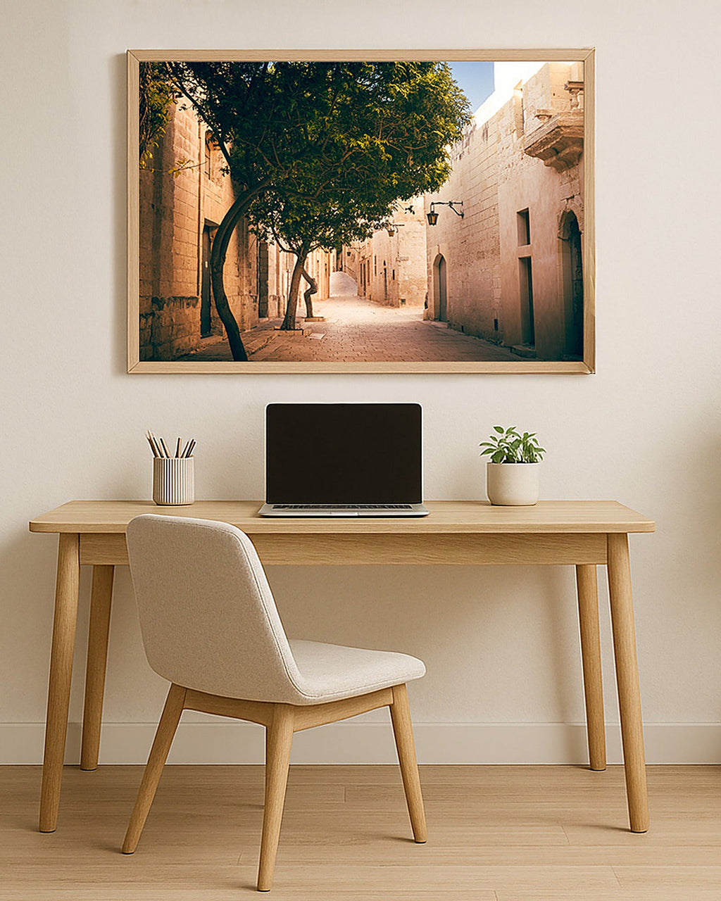 Poster Mdina Malta – Verwinkelte Gasse der alten Hauptstadt im goldenen Kalksteinlicht